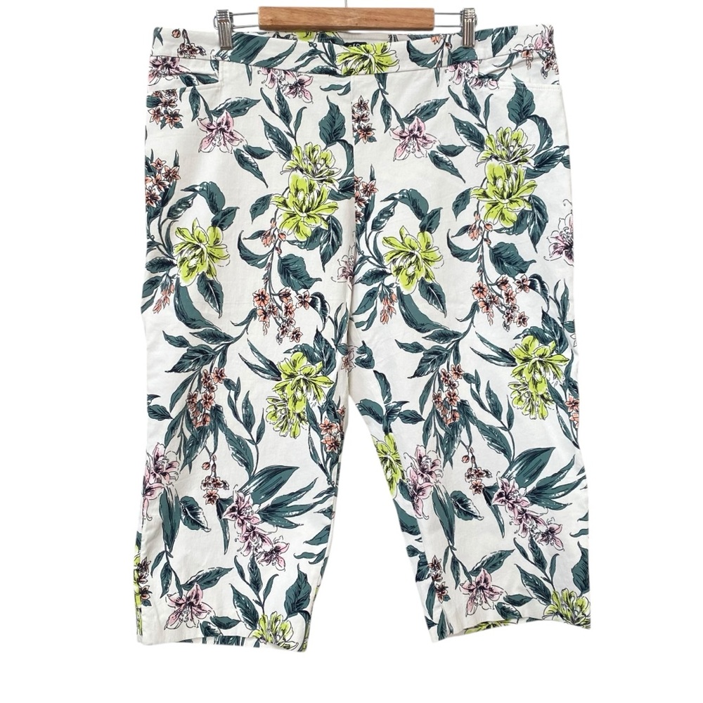 White Tropical Floral Capri Pants 3X